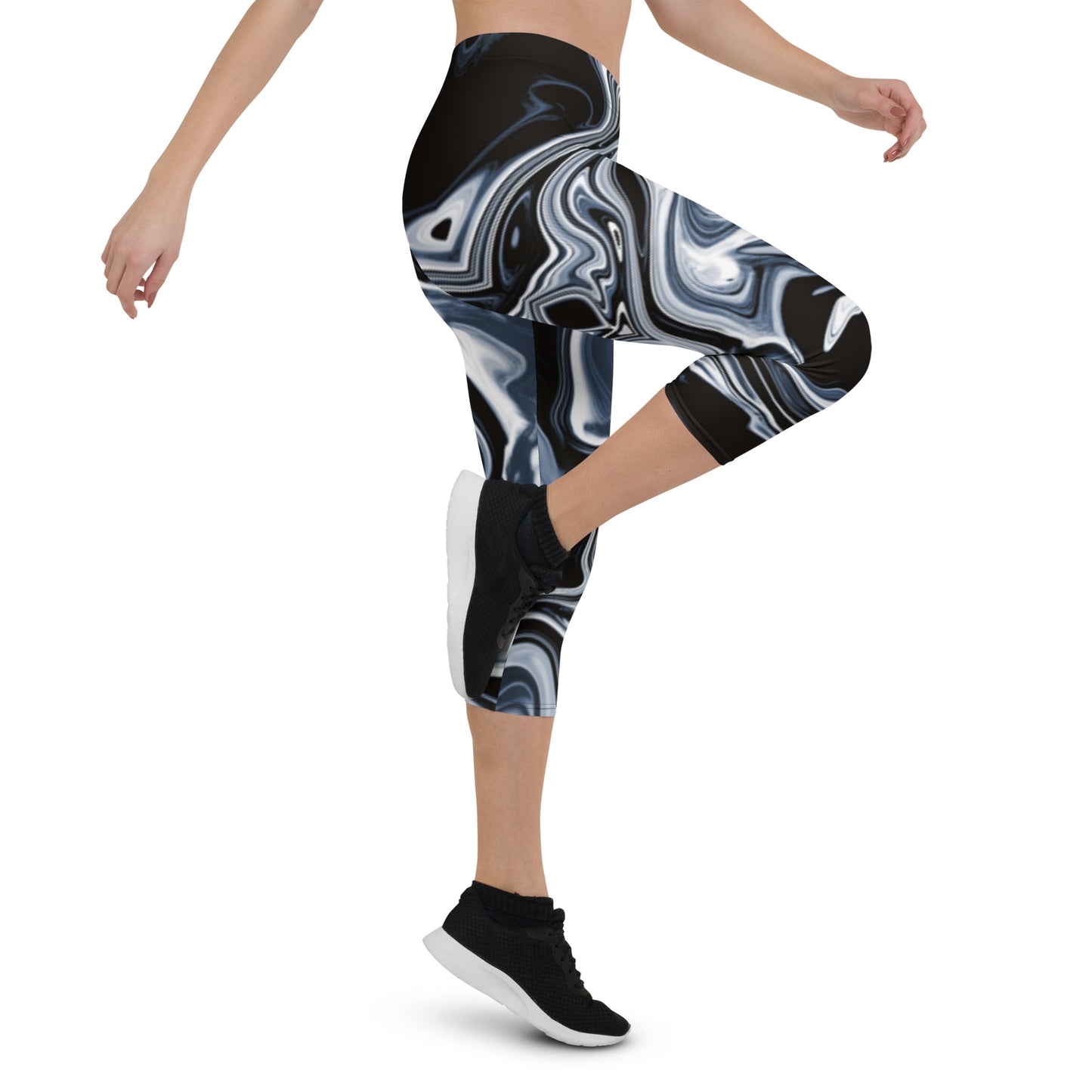 Everyday Liquid Metal Mid-Rise Capri Leggings