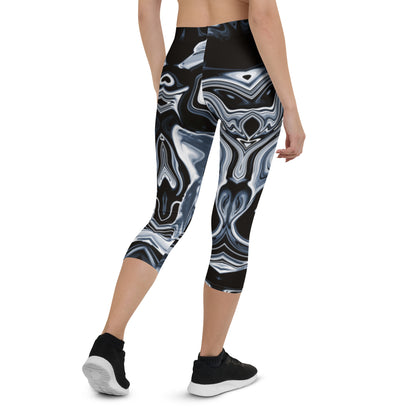 Everyday Liquid Metal Mid-Rise Capri Leggings