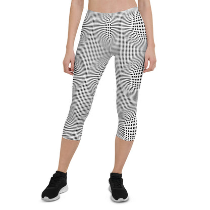 Everyday Optical Illusion Mid-Rise Capri Leggings