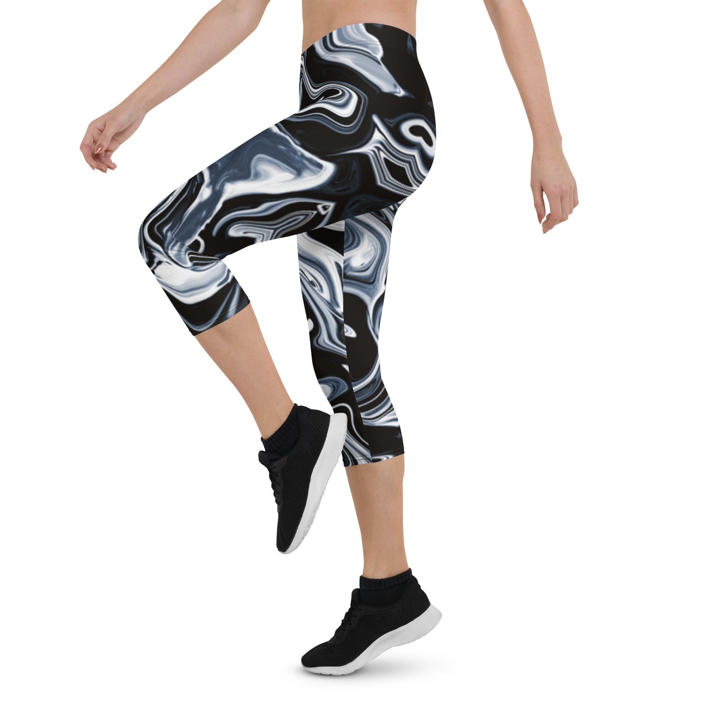 Everyday Liquid Metal Mid-Rise Capri Leggings