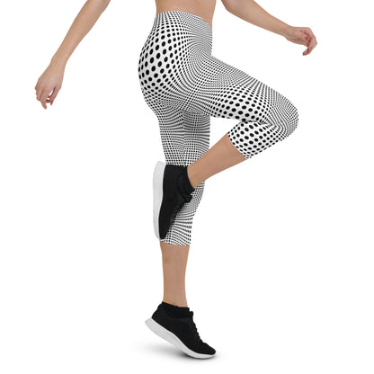 Everyday Optical Illusion Mid-Rise Capri Leggings