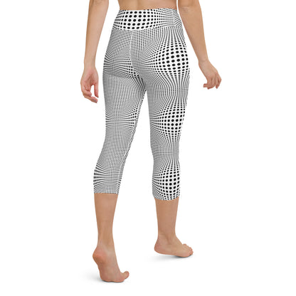 Everyday Optical Illusion Yoga Capri Leggings