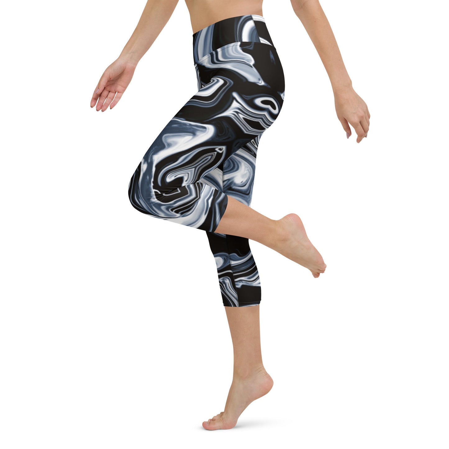 Everyday Liquid Metal Yoga Capri Leggings