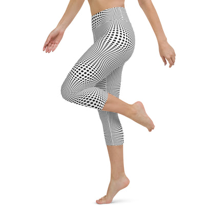 Everyday Optical Illusion Yoga Capri Leggings