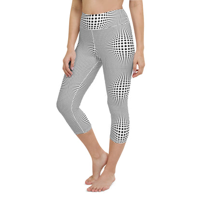 Everyday Optical Illusion Yoga Capri Leggings