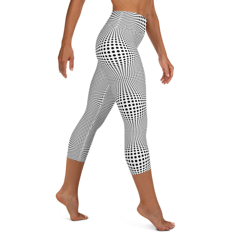 Everyday Optical Illusion Yoga Capri Leggings